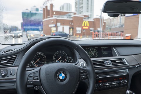 Друга развели на 190 000 рублей в Магадане &laquo; автомагадан