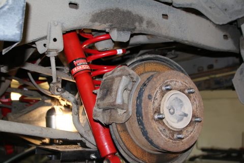 Подготовка автомобиля к экспедиции на Север в Магадане &laquo; автомагадан