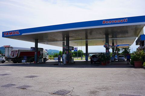 Странная особенность на итальянских заправках в Магадане &laquo; автомагадан