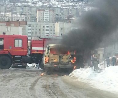 Автомобиль «УАЗ» загорелся в Магадане в Магадане &laquo; автомагадан