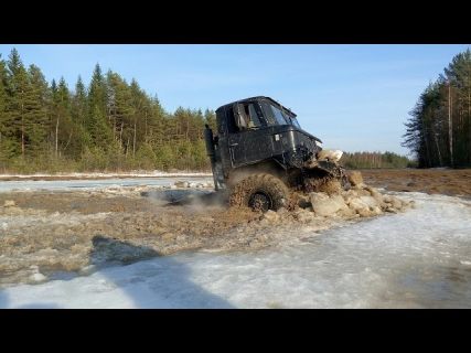 ГАЗ 66 и Suzuki Jimny ломают лёд полностью в Магадане &laquo; автомагадан
