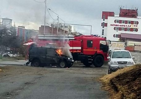 Suzuki Escudo загорелся на дороге в Магадане в Магадане &laquo; автомагадан