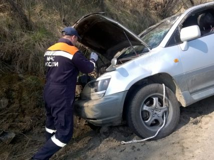 Спасатели Магадана приняли участие в ликвидации последствий ДТП в Магадане &laquo; автомагадан