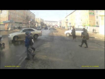 Музыкальный пешеход в Магадане &laquo; автомагадан